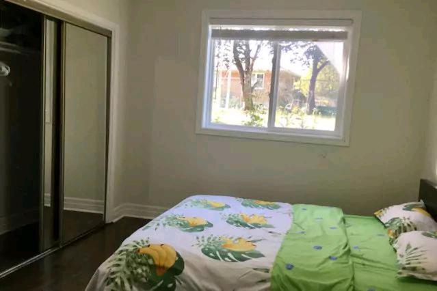 Private Rooms 5 Min Finch West Subway - York University Toronto Eksteriør bilde