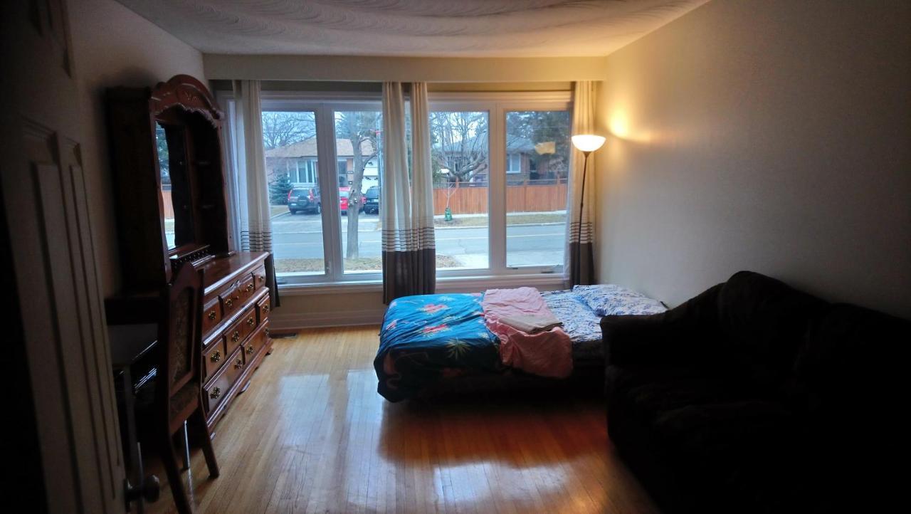 Private Rooms 5 Min Finch West Subway - York University Toronto Eksteriør bilde