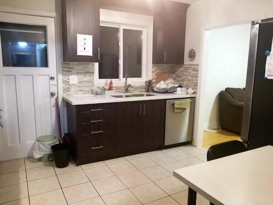 Private Rooms 5 Min Finch West Subway - York University Toronto Eksteriør bilde