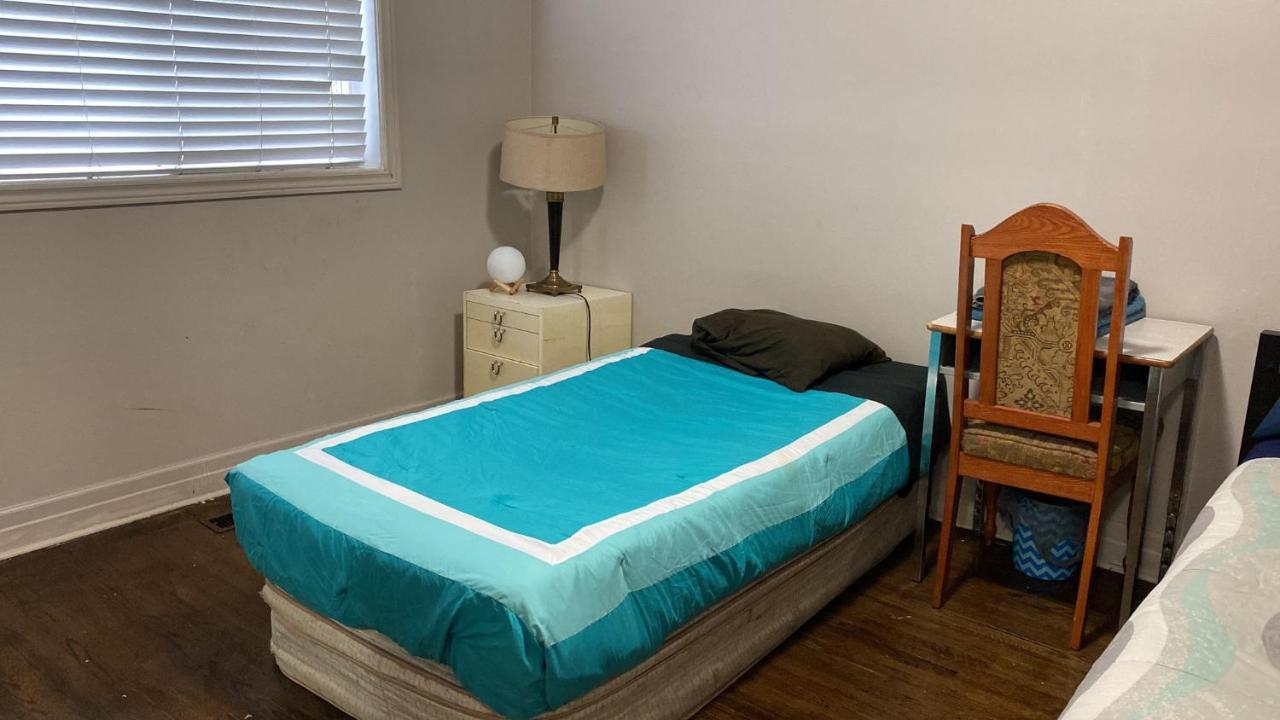 Private Rooms 5 Min Finch West Subway - York University Toronto Eksteriør bilde