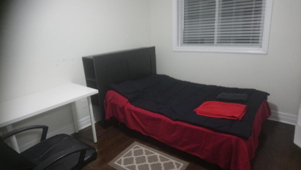 Private Rooms 5 Min Finch West Subway - York University Toronto Eksteriør bilde
